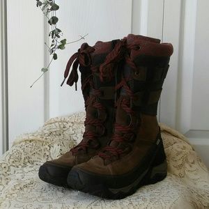 Barely used Merrell boots 6.5